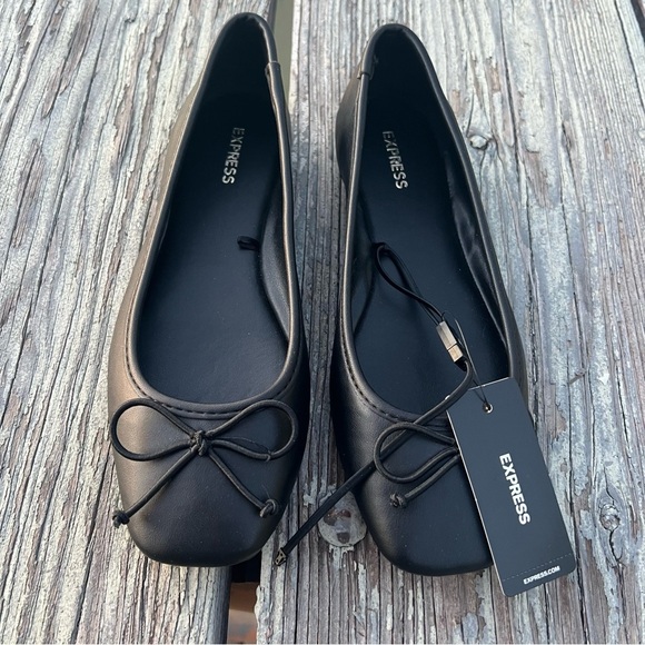 Express Black Classic Ballet Flats with Bow - Picture 1 of 7